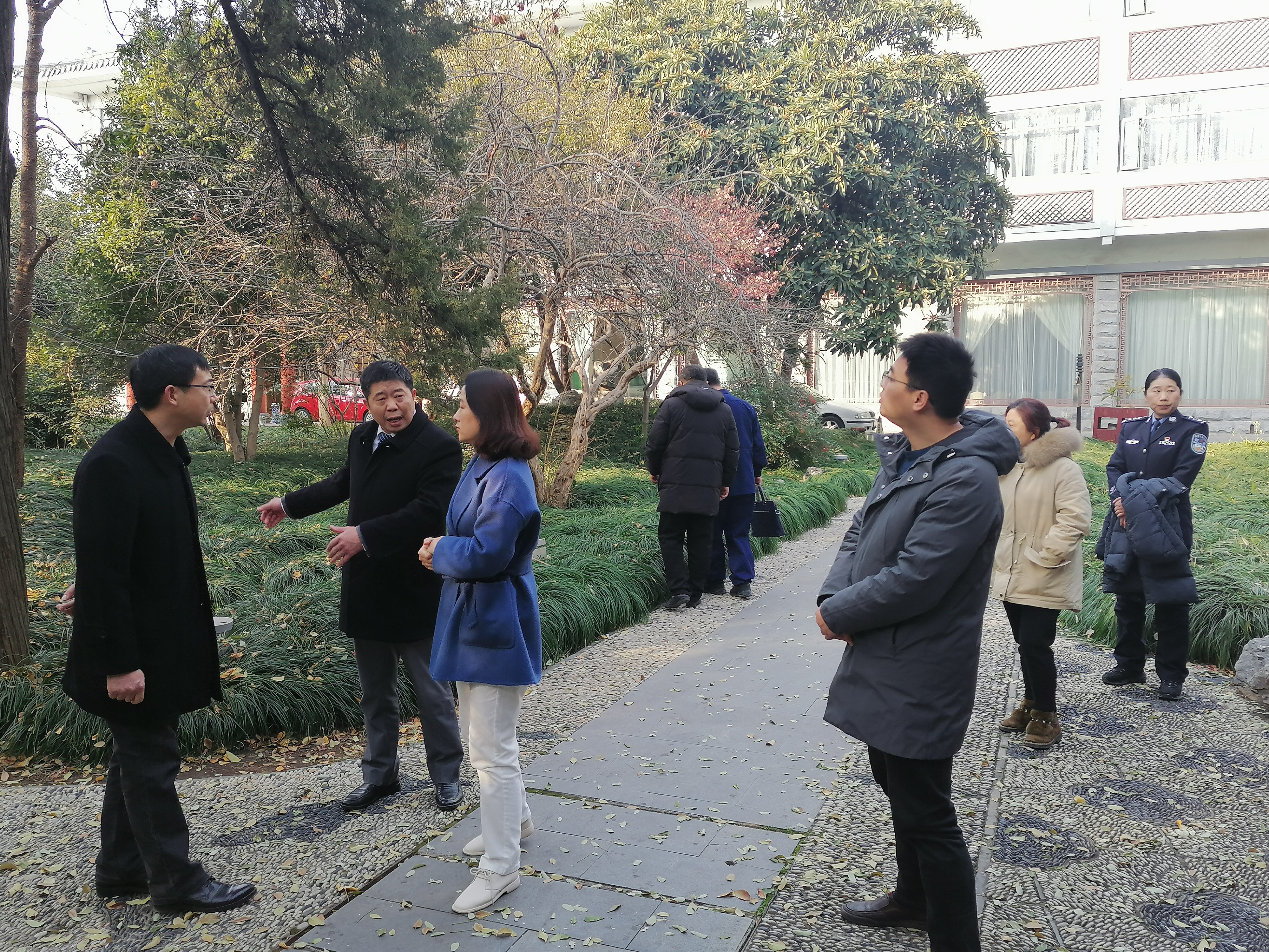 汶河街道蒞臨萃園珍園指導(dǎo)安全生產(chǎn)工作  配圖.jpg
